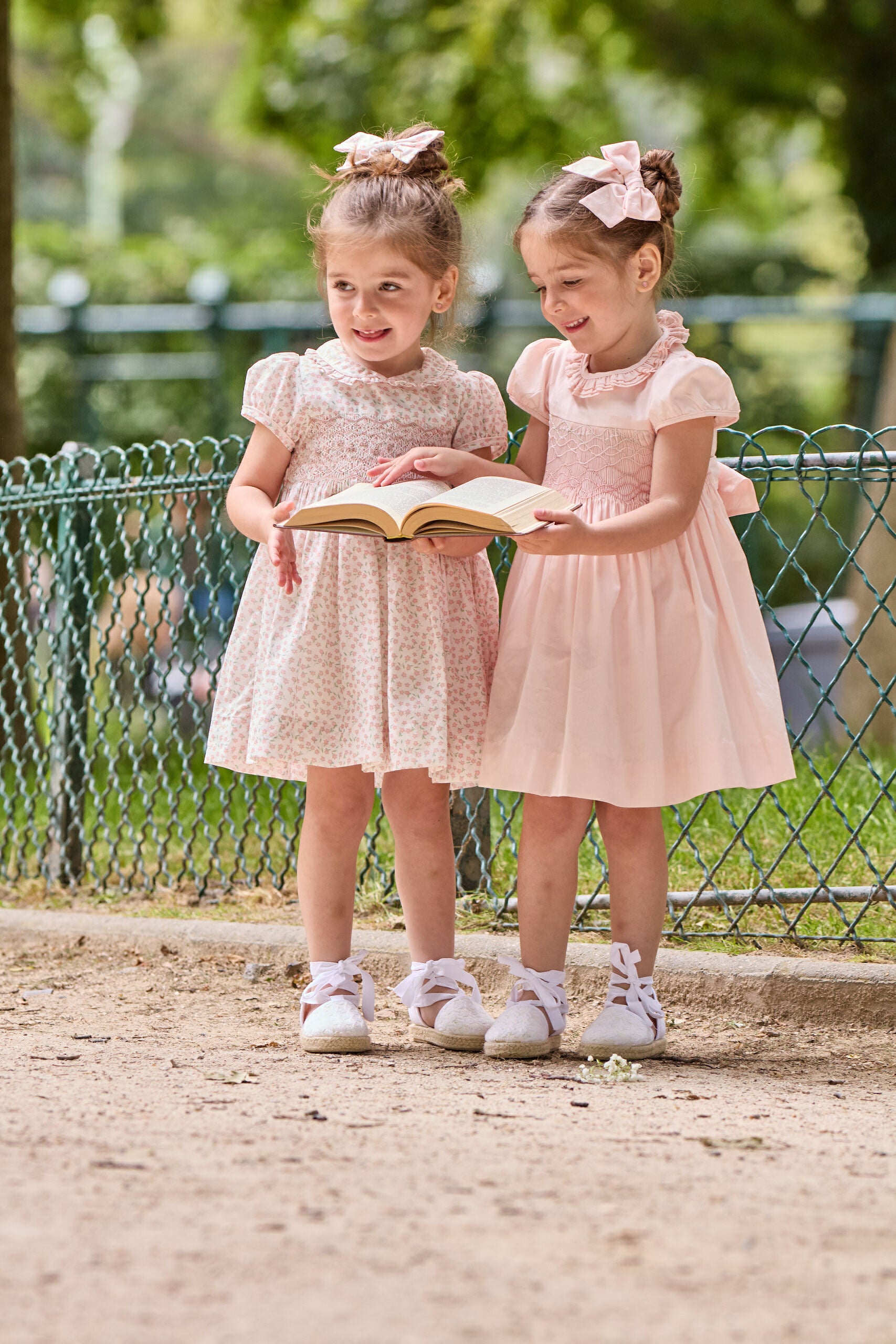 Pétronille, robe à smocks, imprimé rose pâquerette