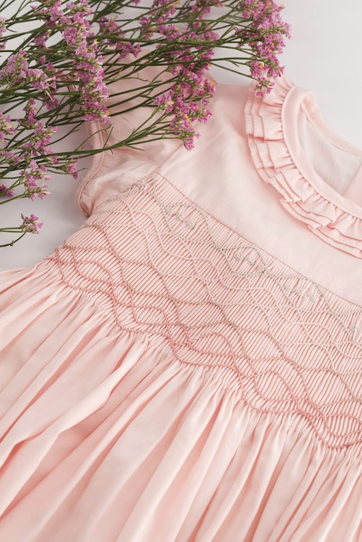 Hars, robe à smocks en popeline rose nude