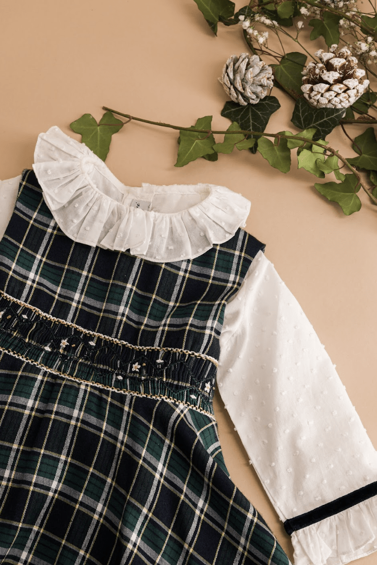 Carmine, robe à smocks en tartan bleu et vert