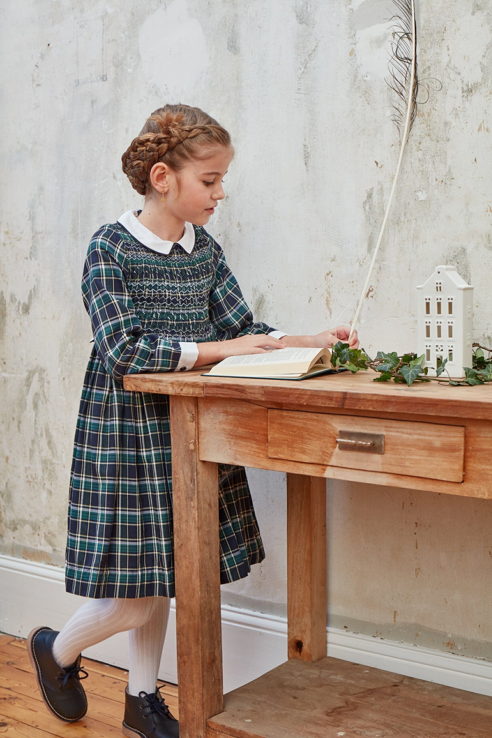 Coline, robe à smocks en tartan bleu et vert