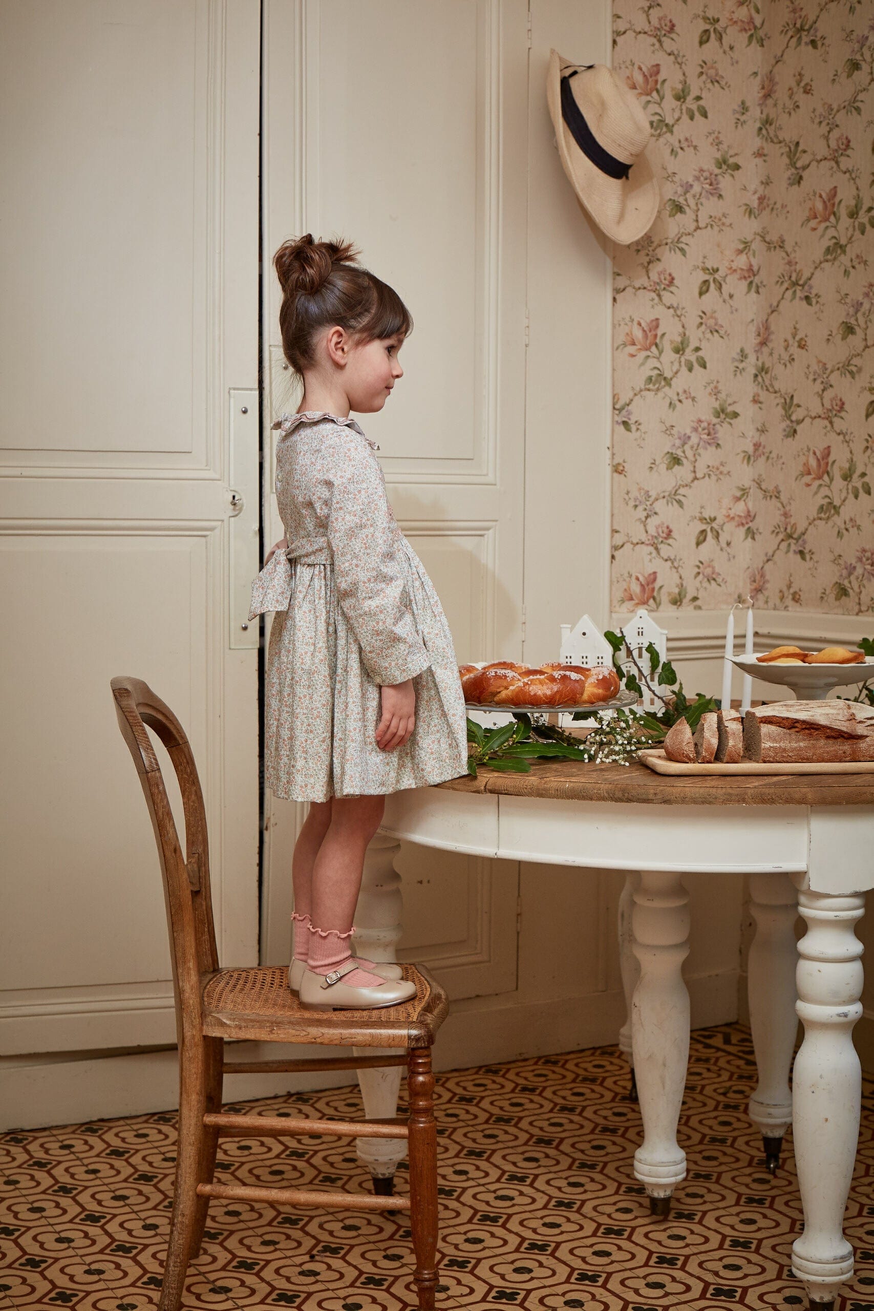 Hars, robe à smocks, rose vif et imprimé thé