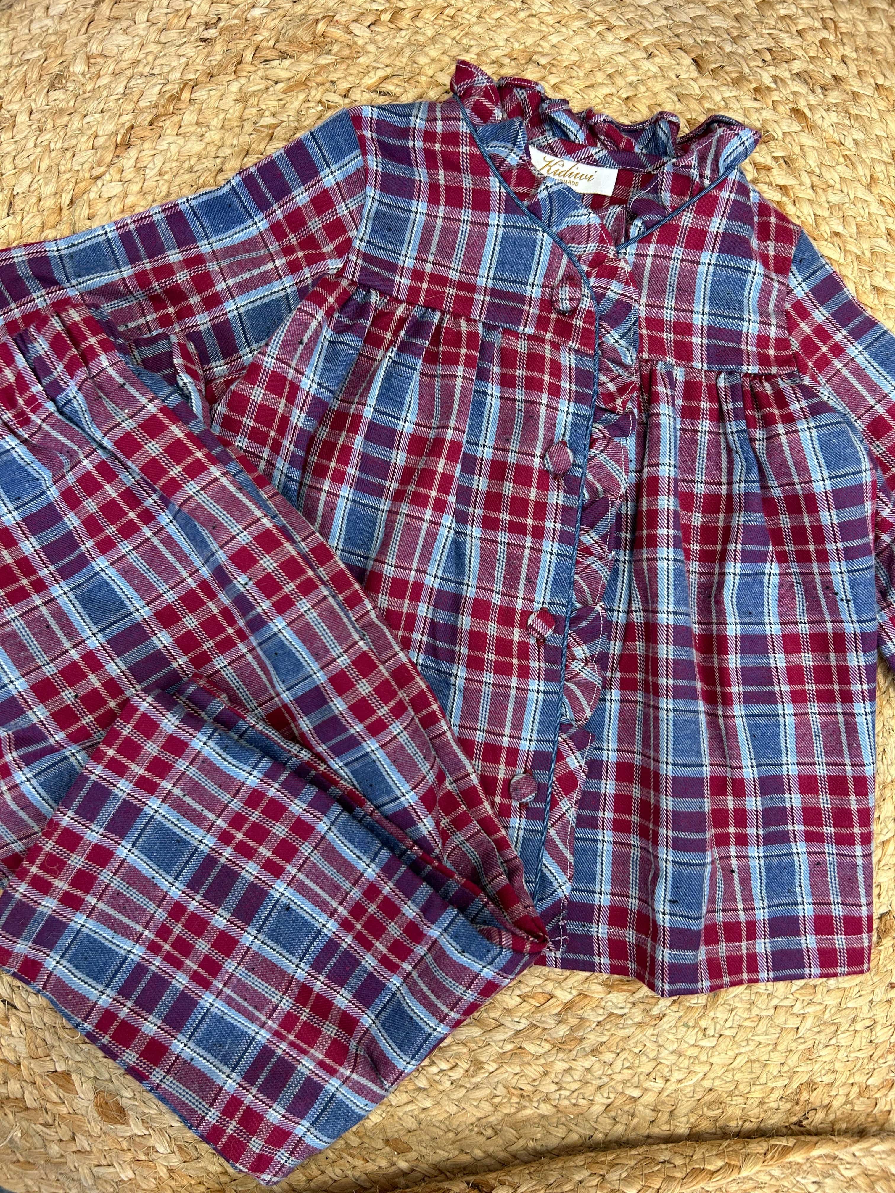 Madelon Girls, pyjamas with ruffled collar, in Red tartan