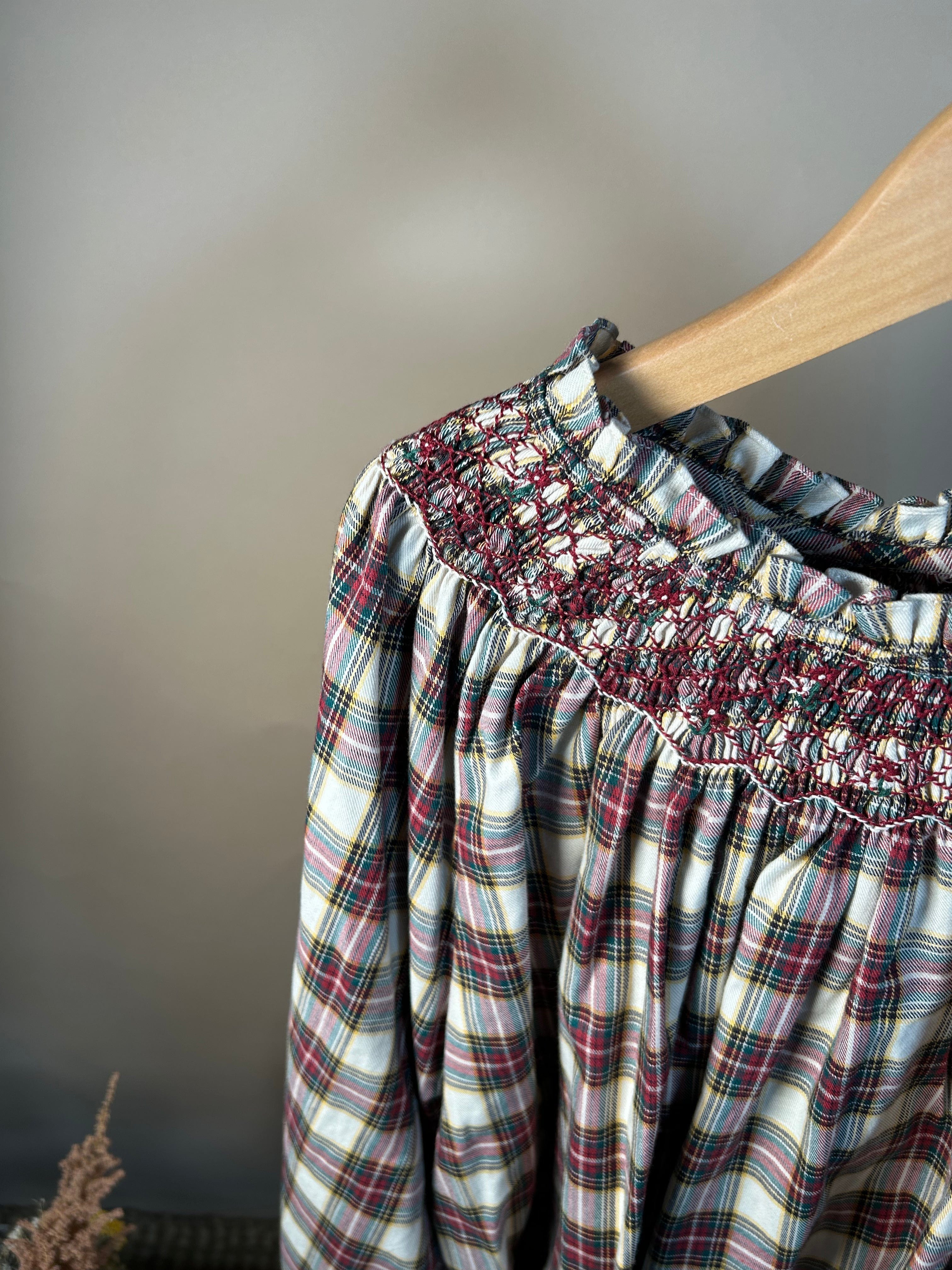 Maëline, blouse femme en tartan rouge