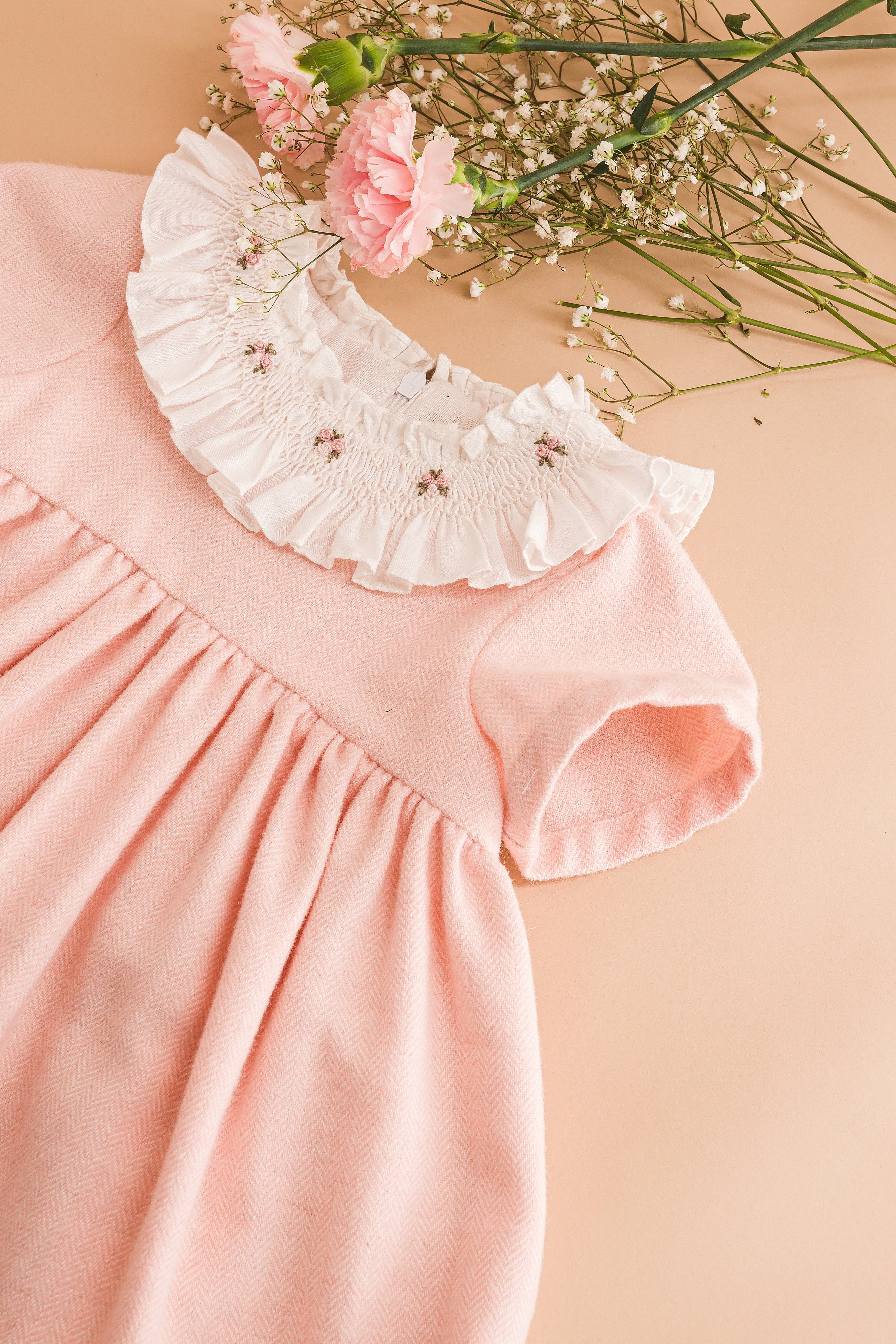 Swann, robe en chevron rose avec laine